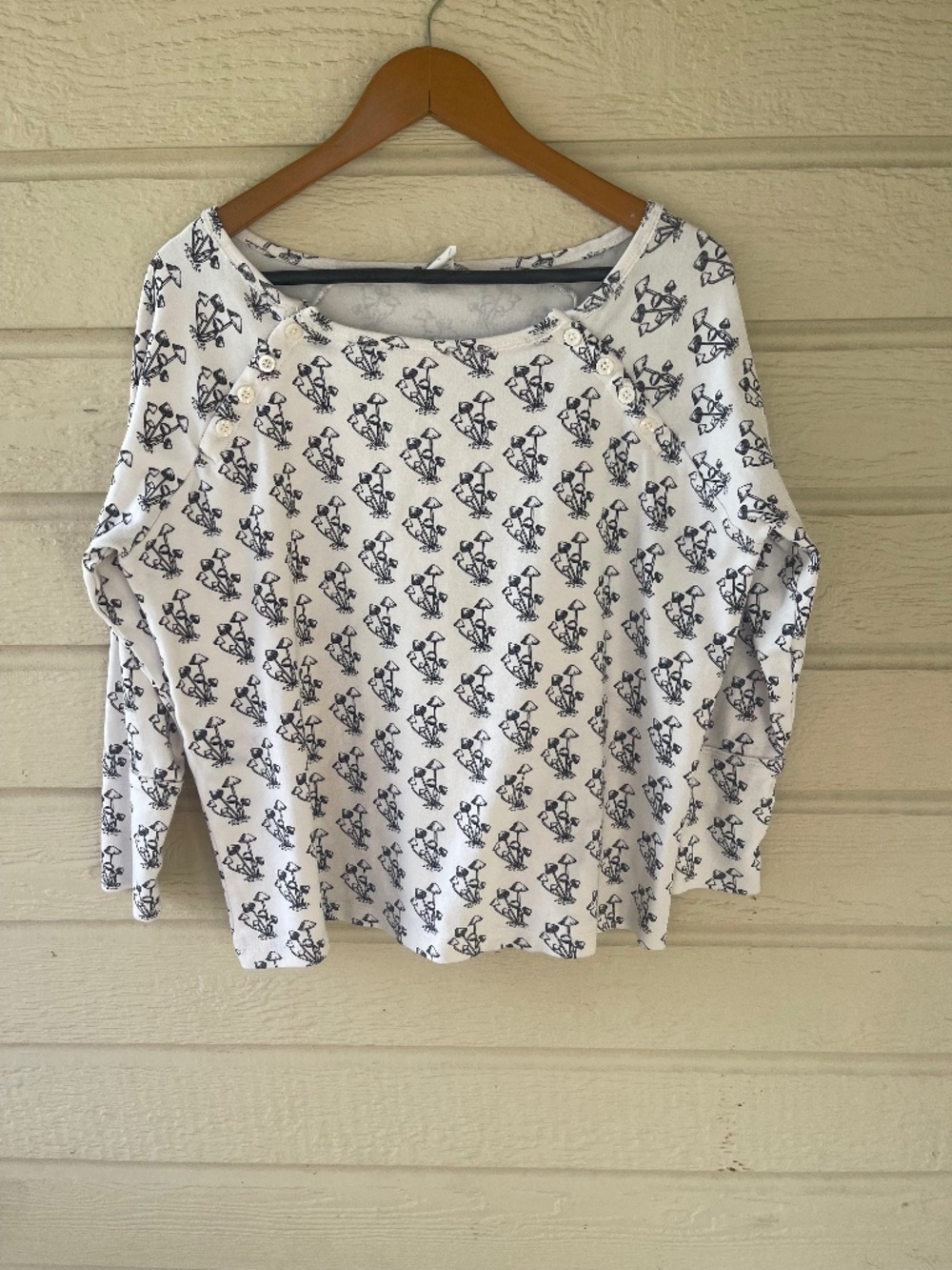Kate Quinn Womens Mushrooms Long Sleeve Relaxed Raglan Top Small Raw Edge Cotton